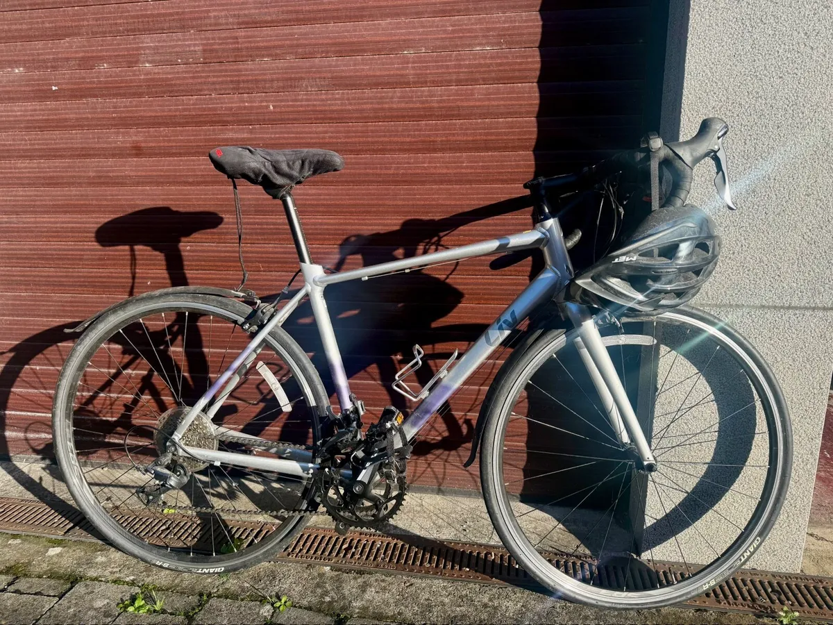 Giant Liv Avail 3 Women’s Roadbike - purple & silv - Image 1