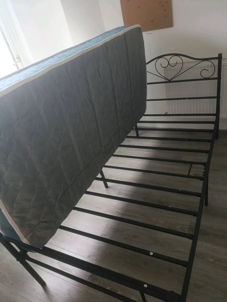 Bed - Image 3