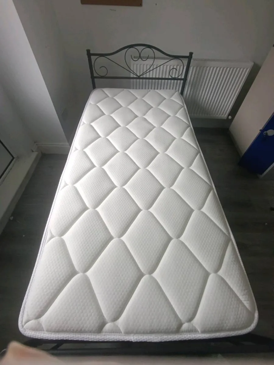 Bed - Image 2