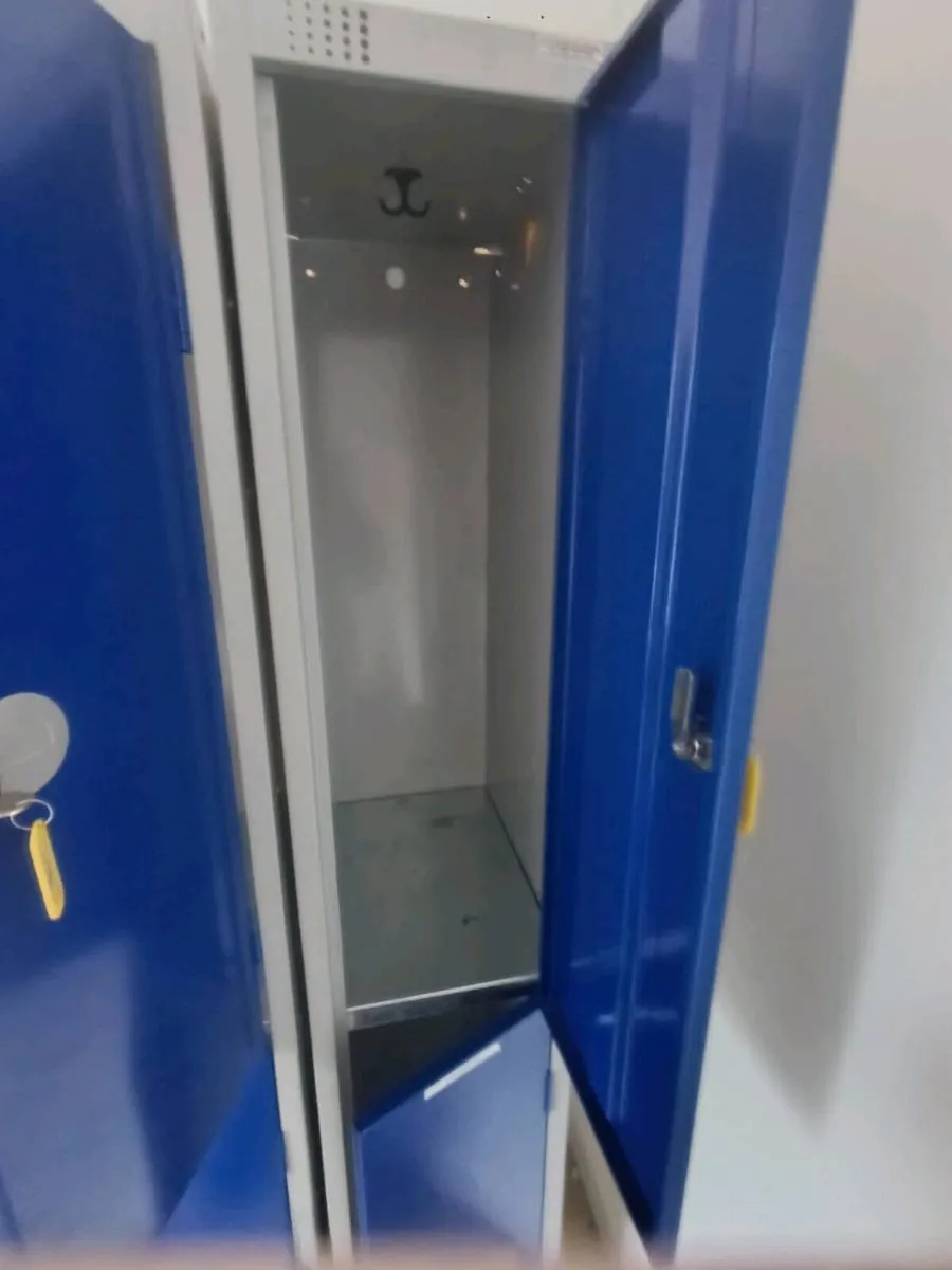 Metal cabinet - Image 4