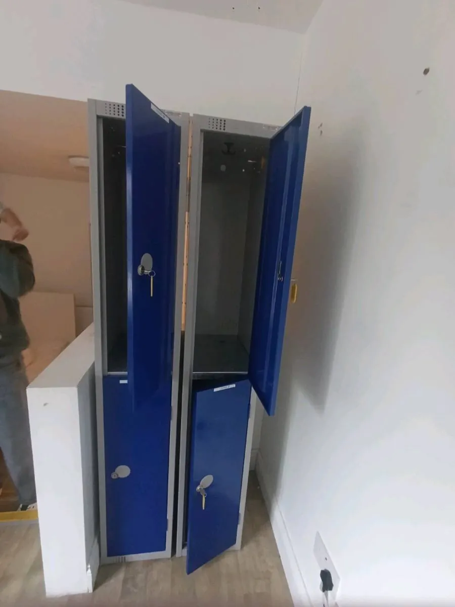 Metal cabinet - Image 3