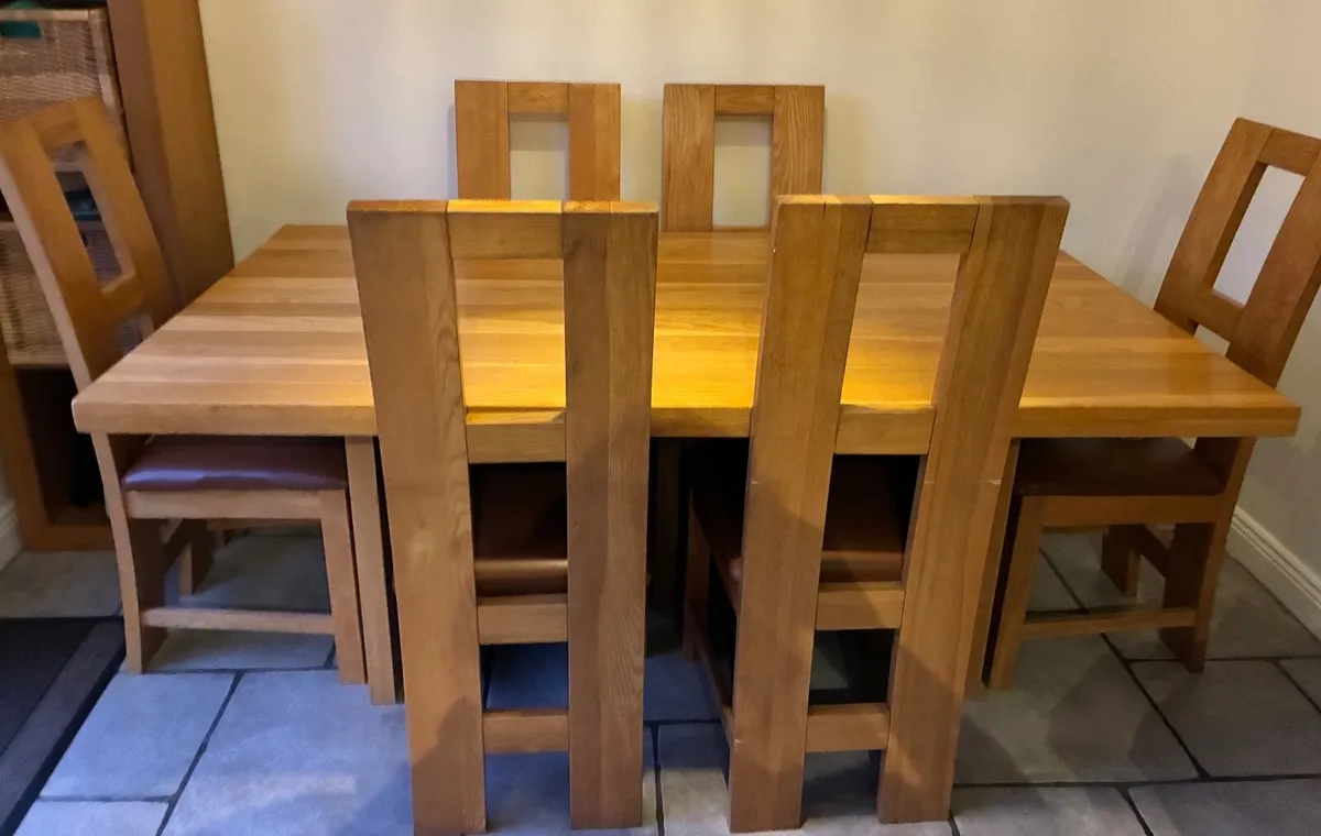 Solid oak Kitchen table with 6 chairs - Image 4