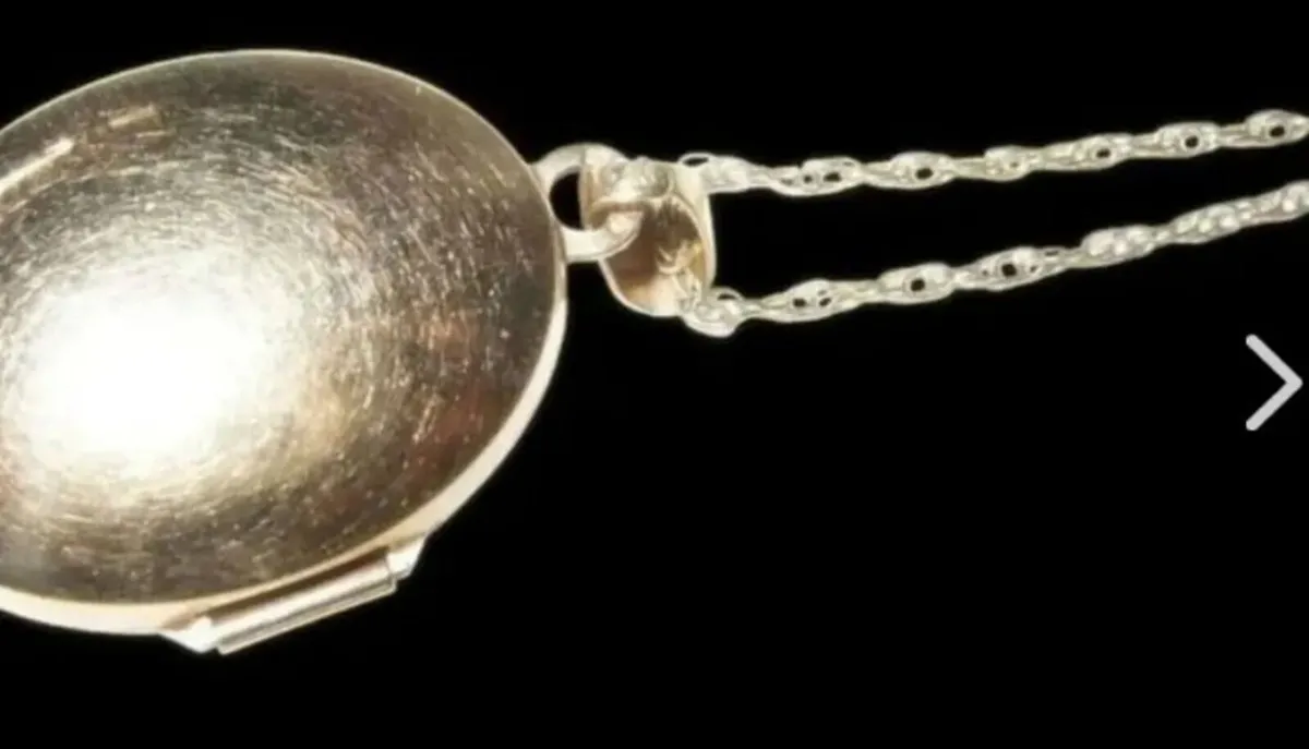 Vintage Hallmarked 9ct Gold Locket & Chain - Image 3
