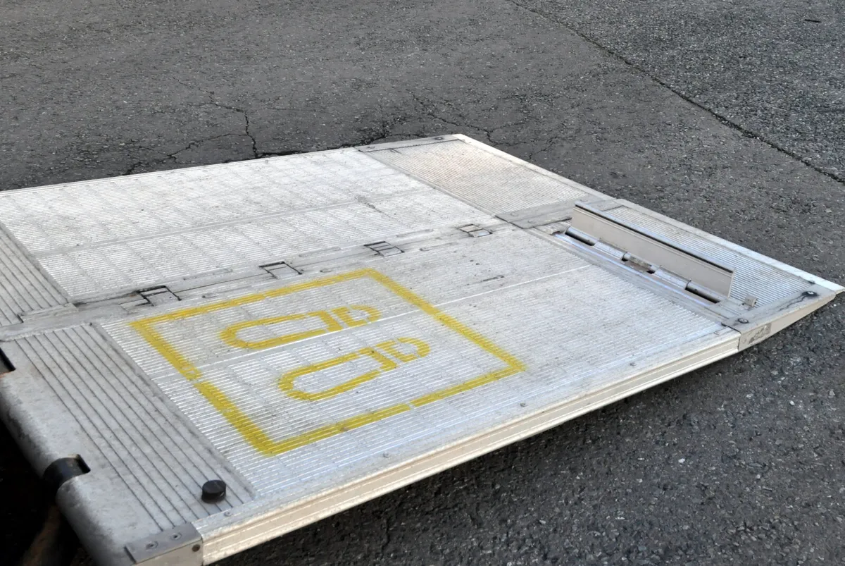 Volkswagen Crafter LWB & Tail Lift - Image 4