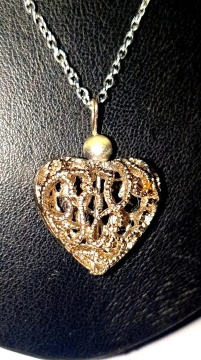 Vintage Hallmarked Silver Filigree Heart Necklace - Image 2