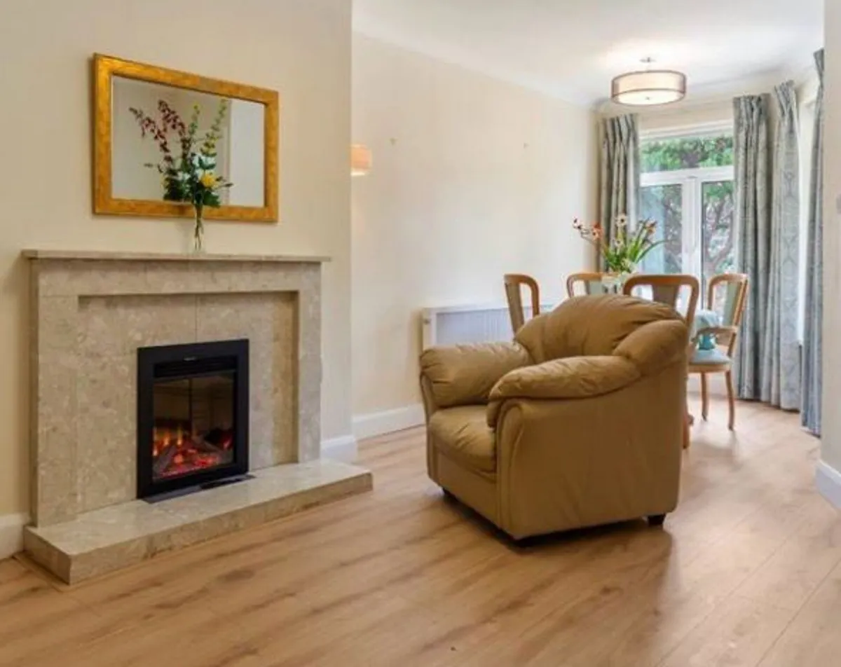 Cream Leather Two seater and armchair - Image 2