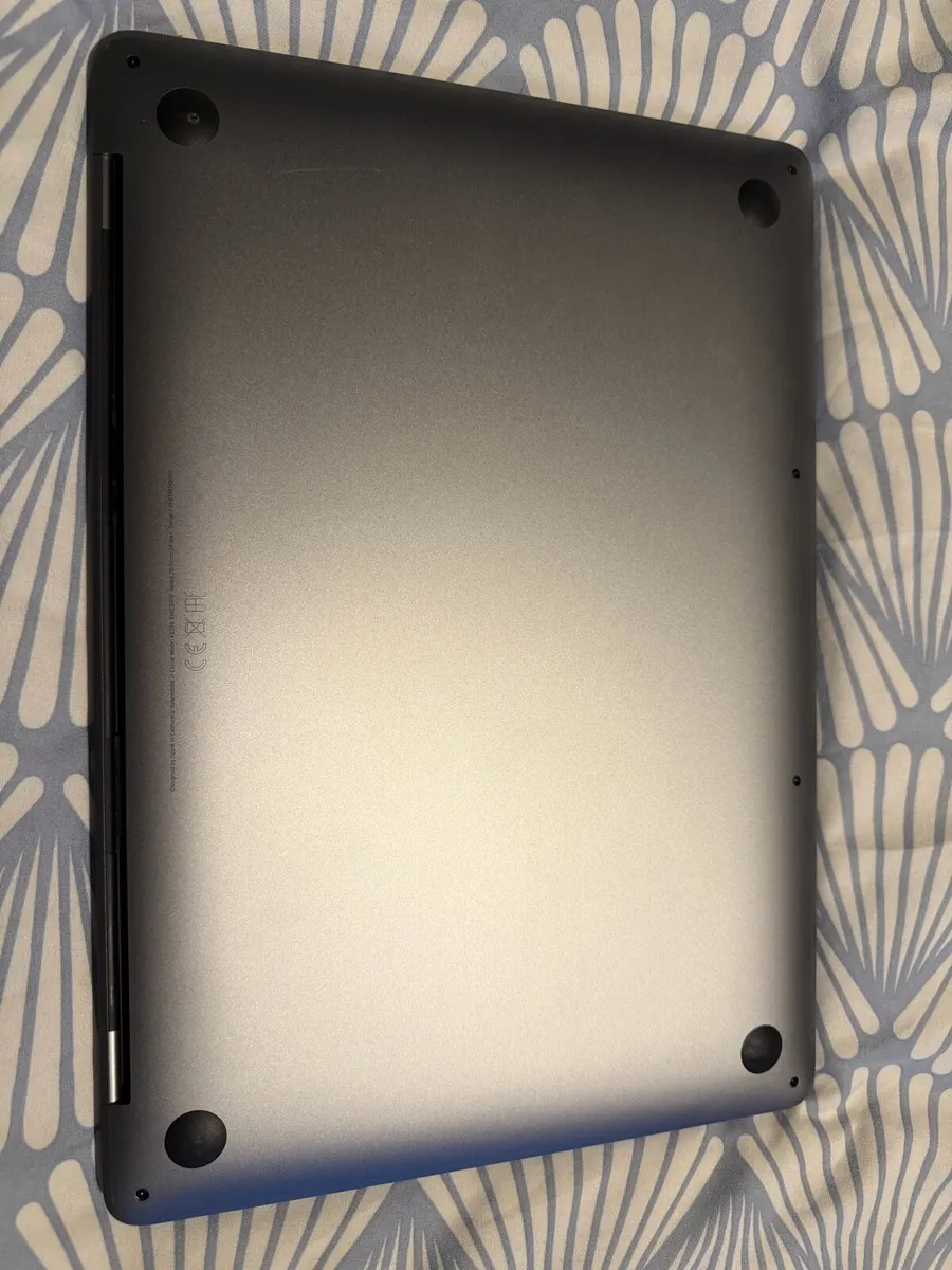 MacBook Pro 13 inch M1 - Image 4