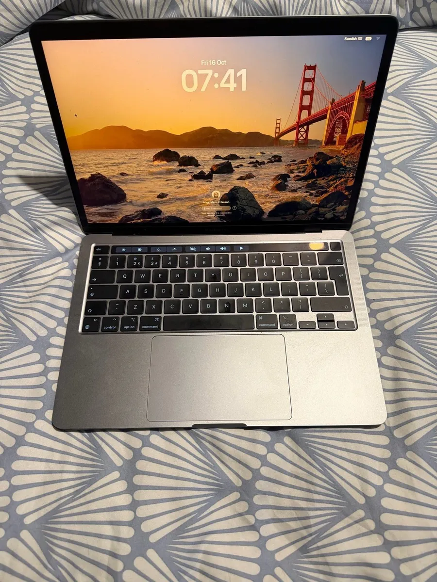 MacBook Pro 13 inch M1 - Image 1