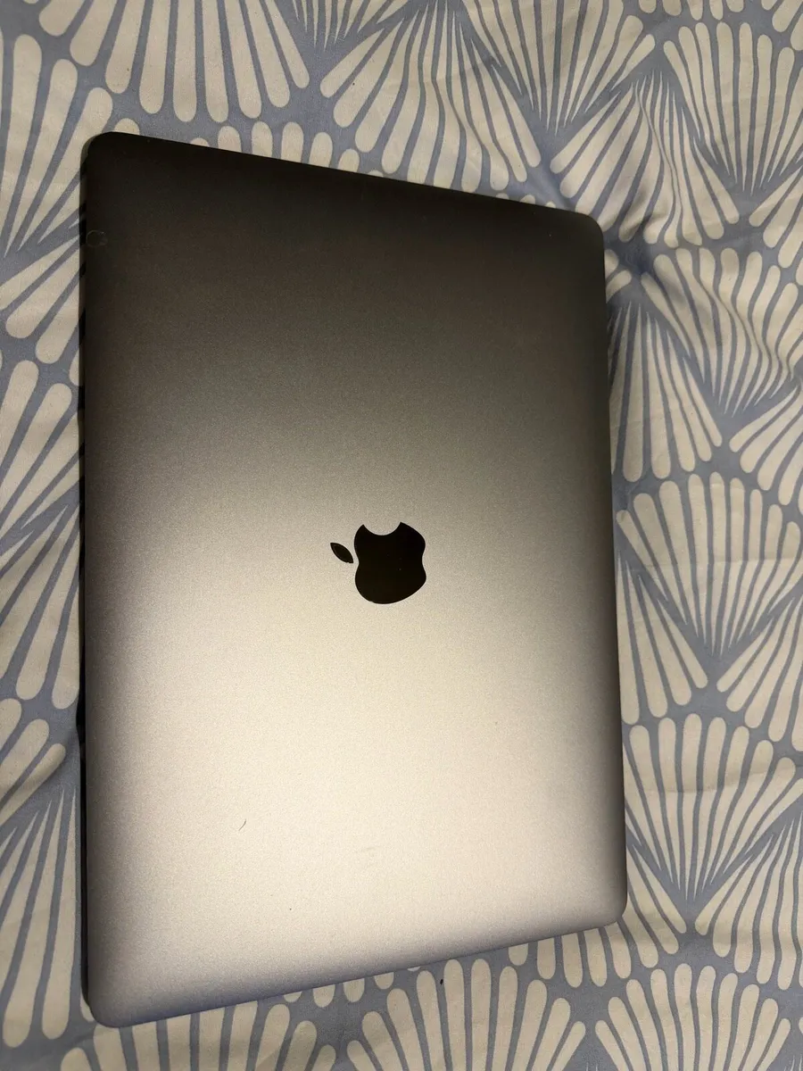 MacBook Pro 13 inch M1 - Image 3