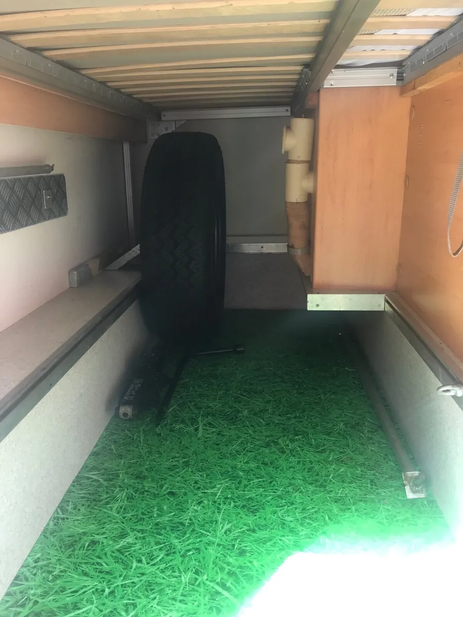 Hymer motorhome - Image 3