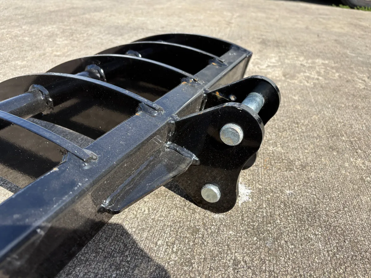 Excavator Rake for 1 - 2 Ton Digger - Image 4