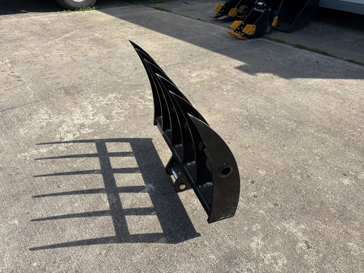 Excavator Rake for 1 - 2 Ton Digger - Image 3