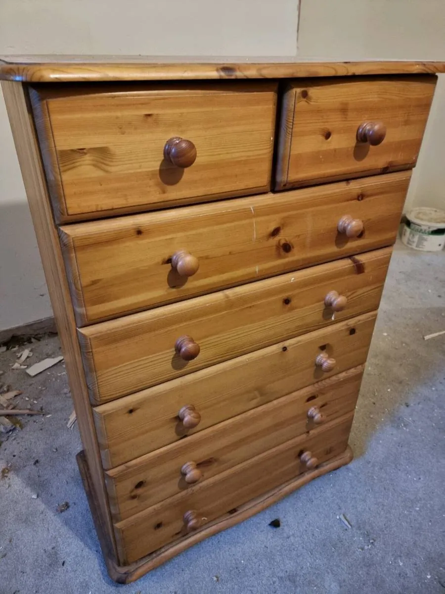 Bed and drawers unit - Image 1