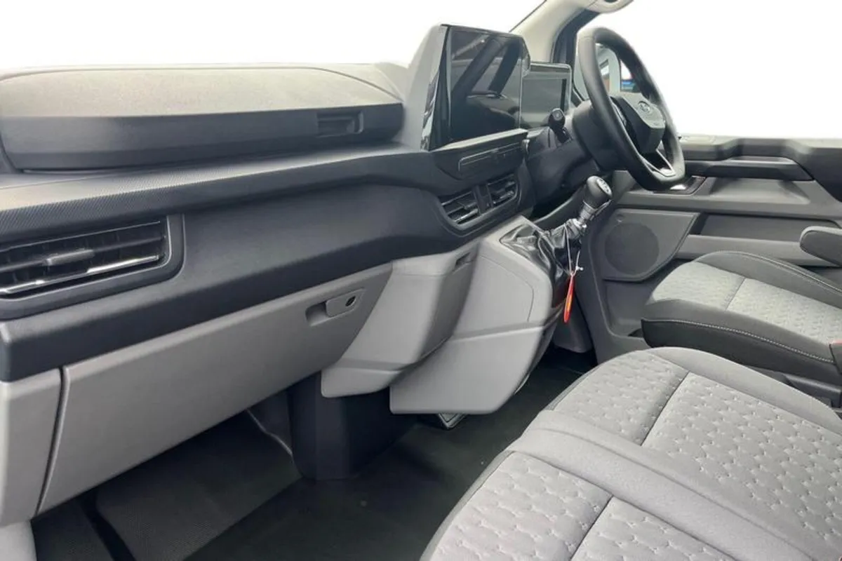 Ford Transit Custom 320 L1  FWD 2.0 EcoBlue 136ps - Image 3