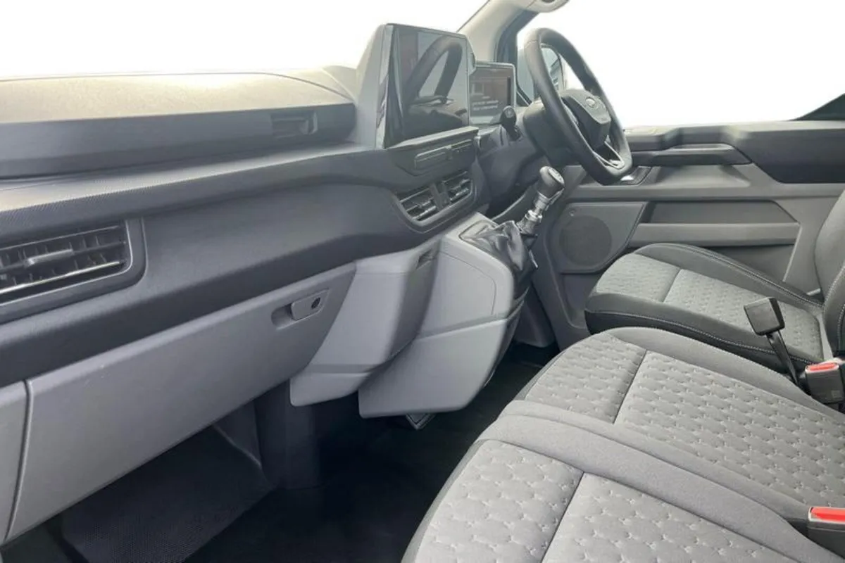 Ford Transit Custom 320 L1  FWD 2.0 EcoBlue 136ps - Image 3