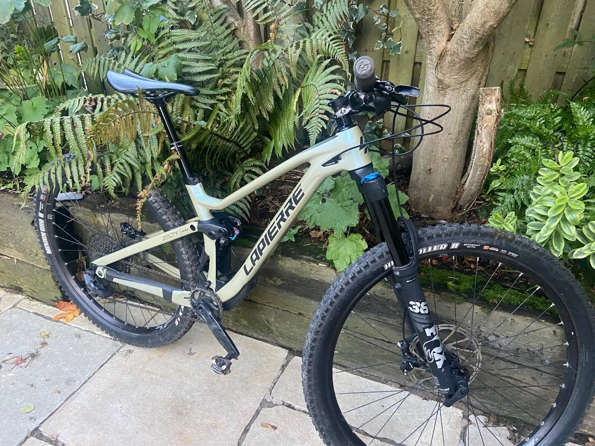 Lapierre Zesty Carbon AM 6.9 - Image 1
