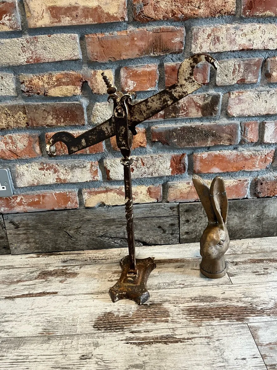 Vintage scale - Image 1