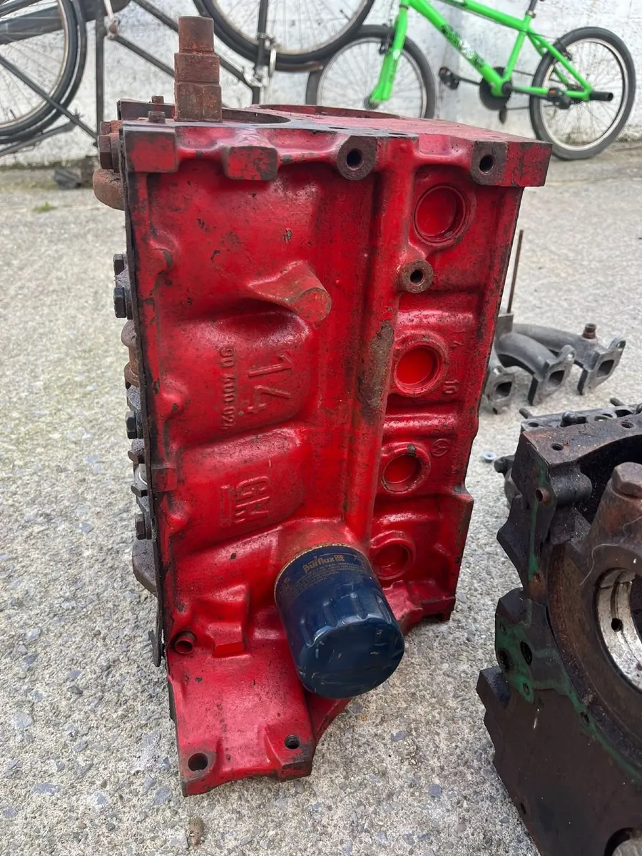 1.4 blocks opel and head and exhaust manifold squa - Image 4