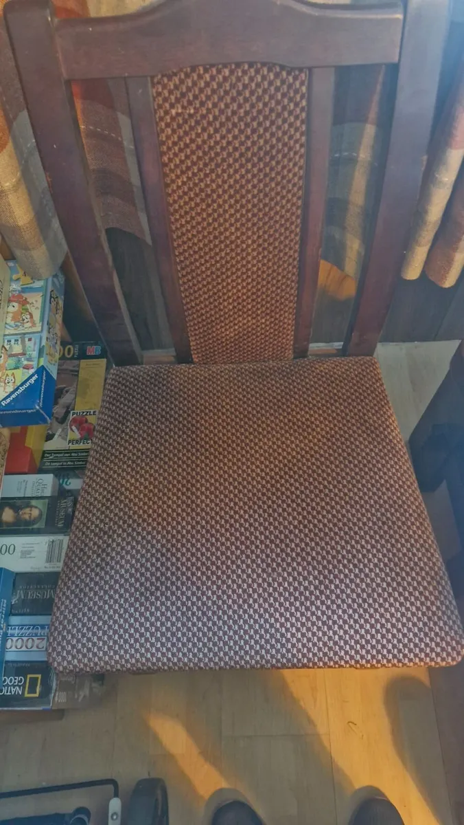 6 dining room chairs free - Image 2