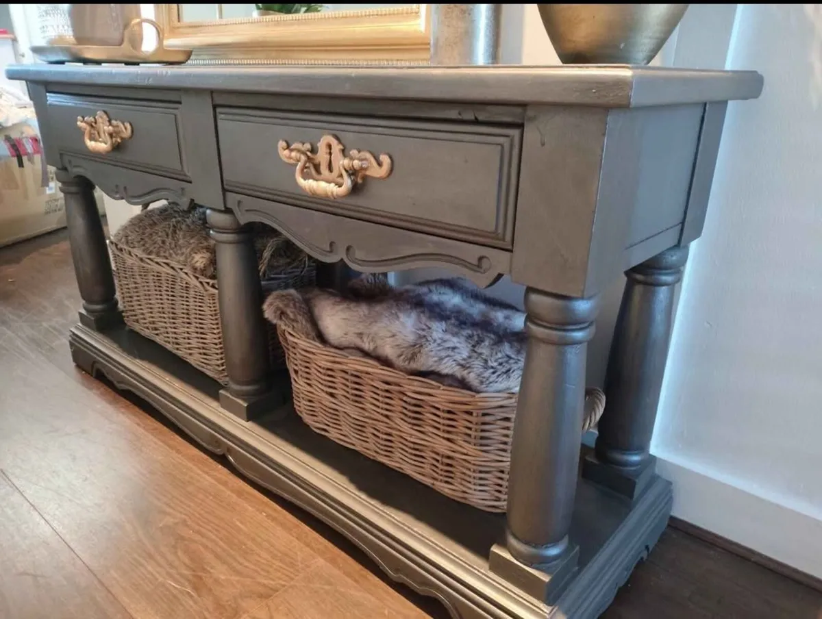 Console table  needs repainting - Image 2