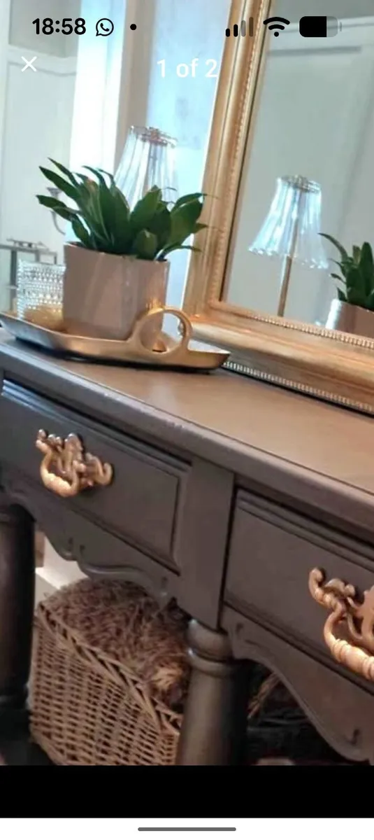 Console table  needs repainting - Image 3