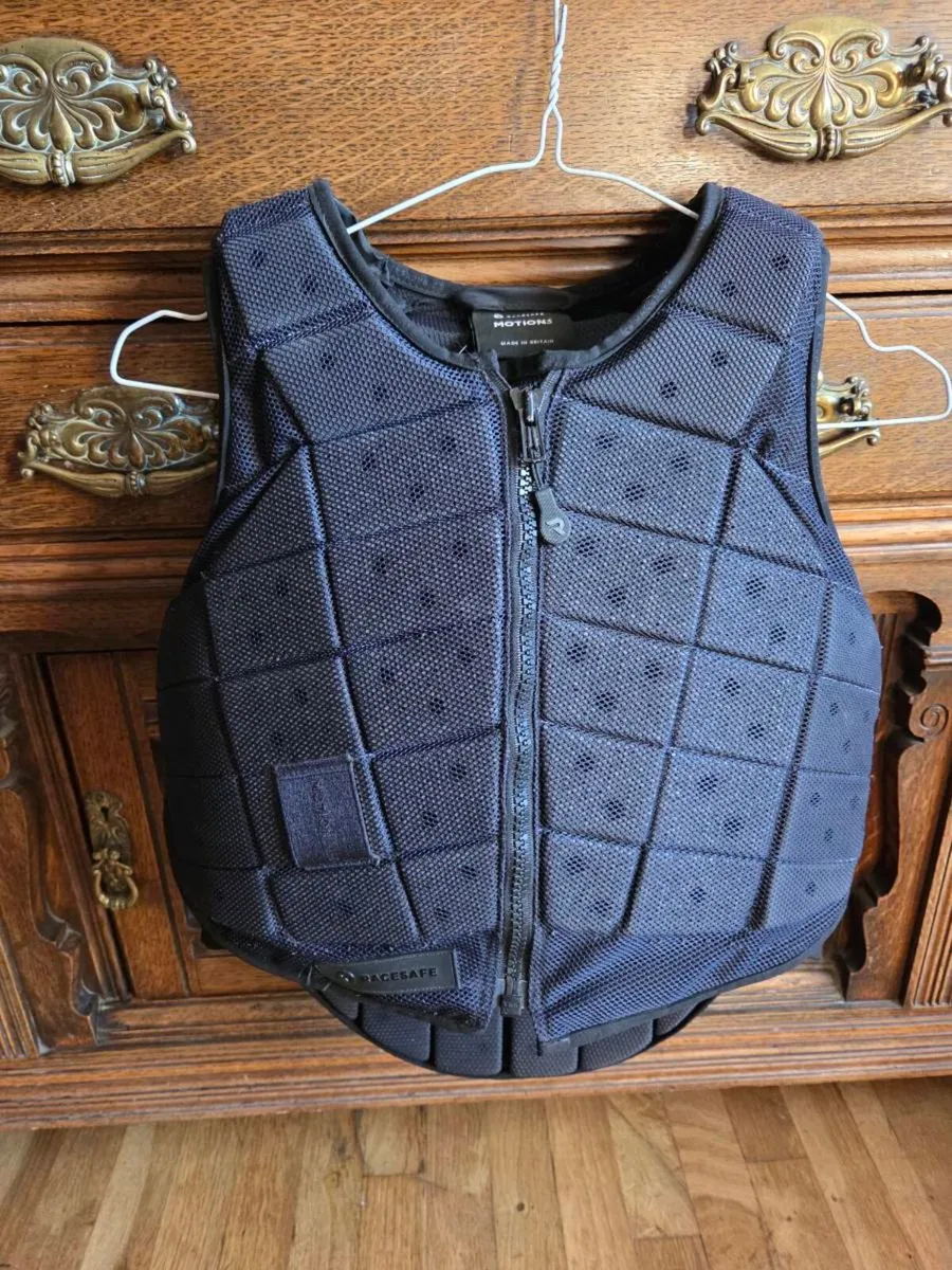 RACESAFE MOTION 3 BODY PROTECTOR - Image 1