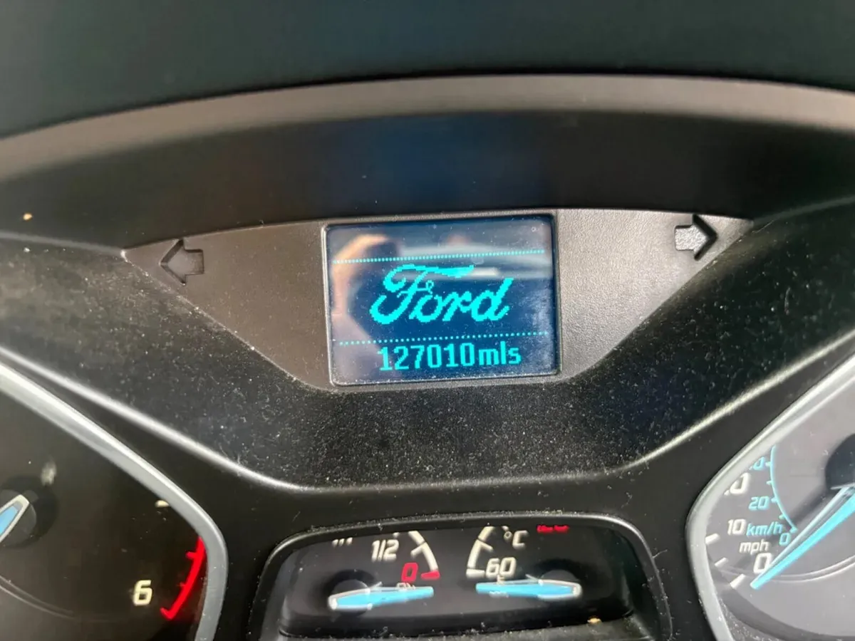 2014 Ford Focus C-Max 1.6 dsl driving - Image 3