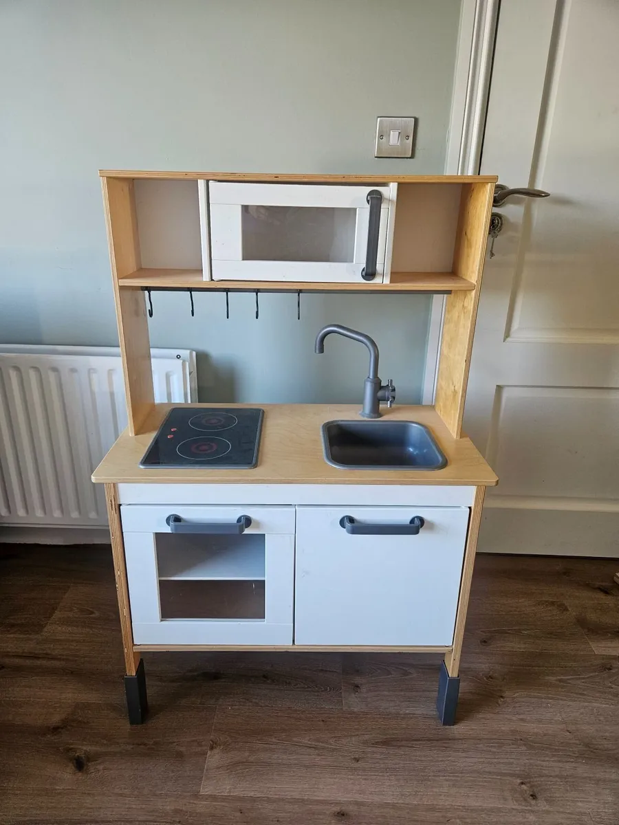 Play kitchen - Image 1