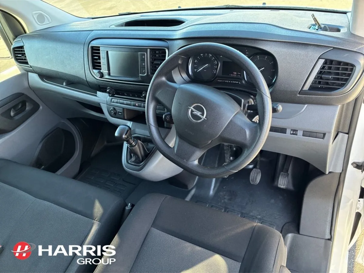 Opel Vivaro L2H1 1.5 @ HARRIS RETAIL - Image 2