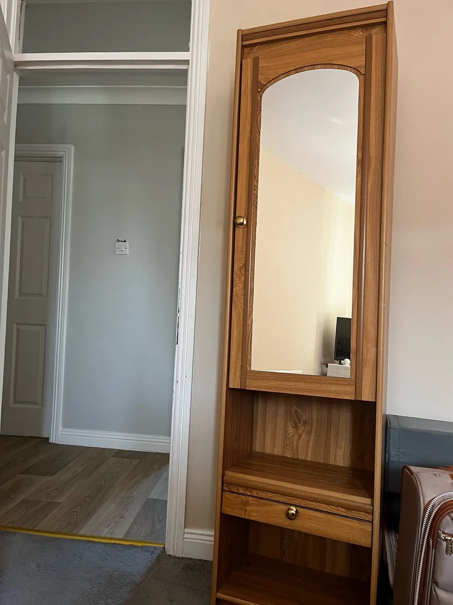 Single wardrobe - Image 2