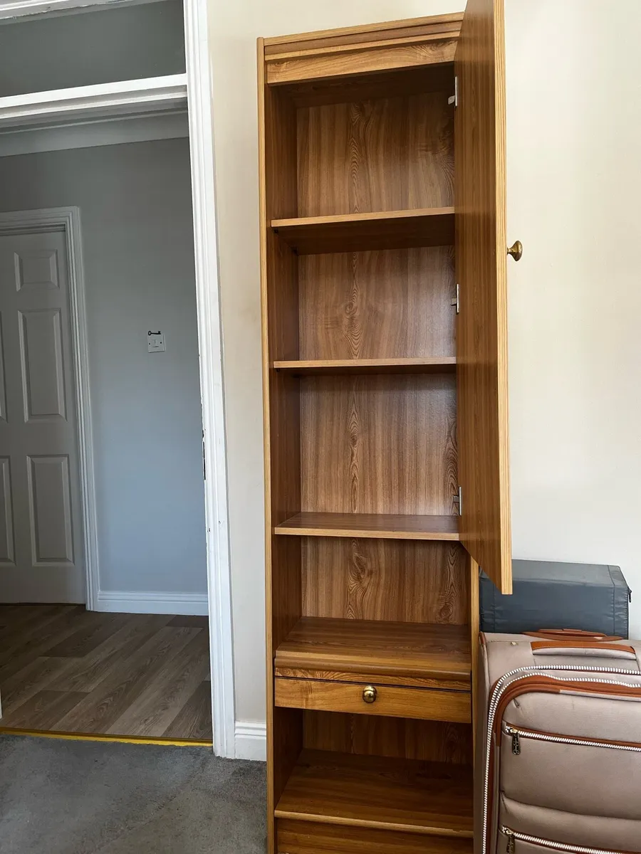 Single wardrobe - Image 1