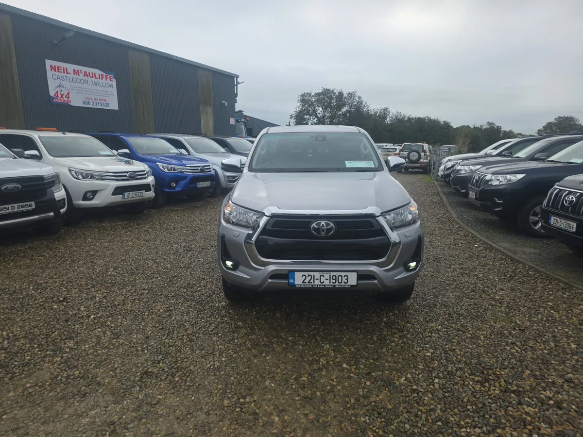 Toyota Hilux 2.8 D4D SR5 - Image 2
