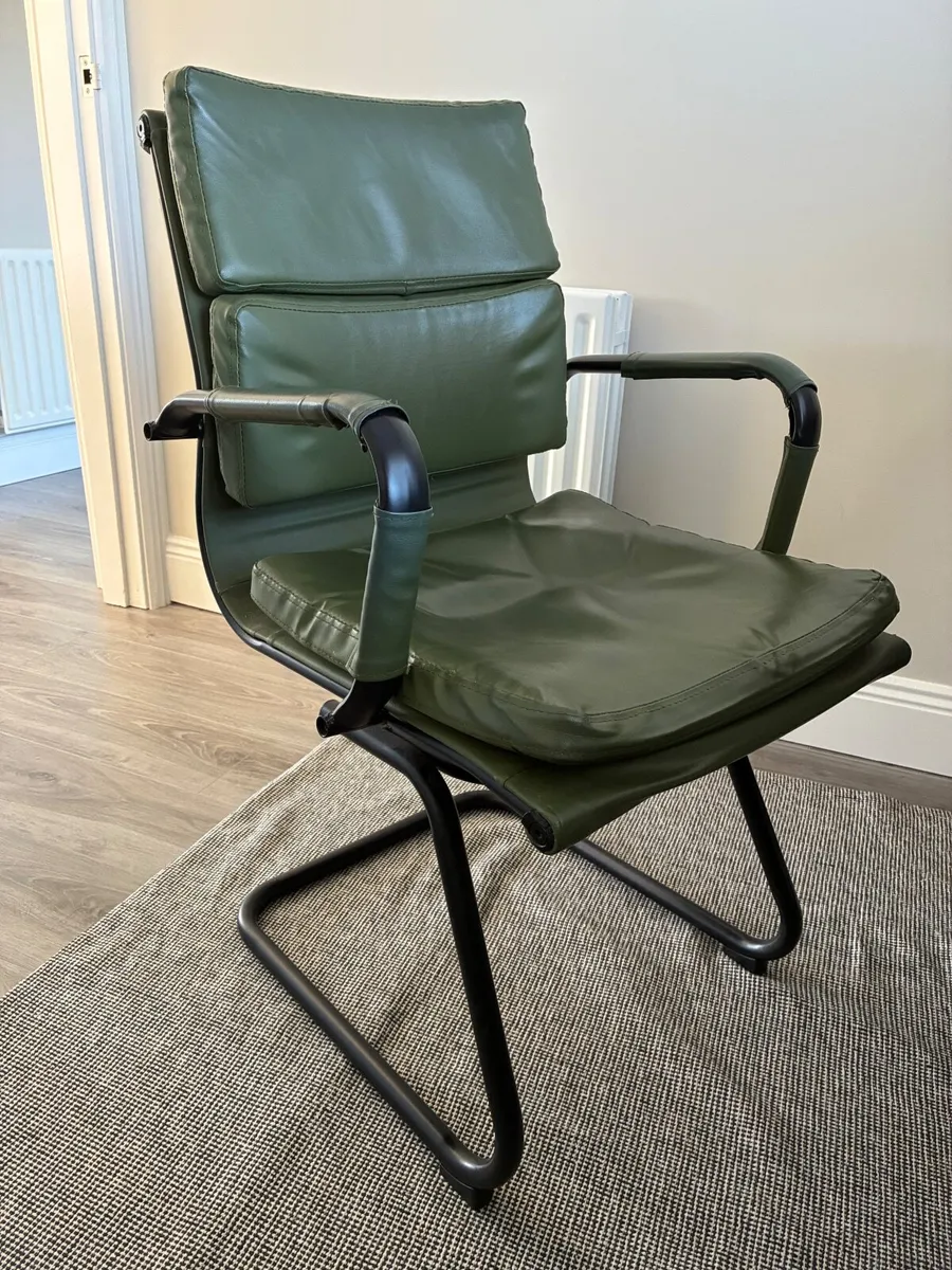 Office chair - Image 1