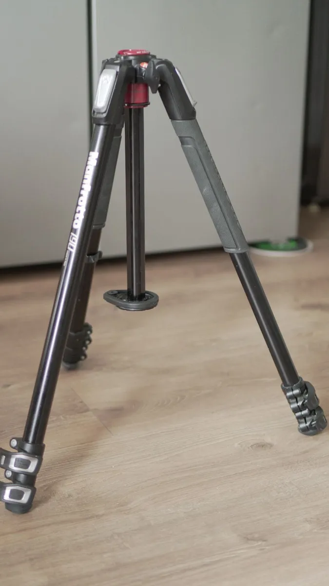 Manfrotto MT190XPRO3 Professional Tripod - Image 3