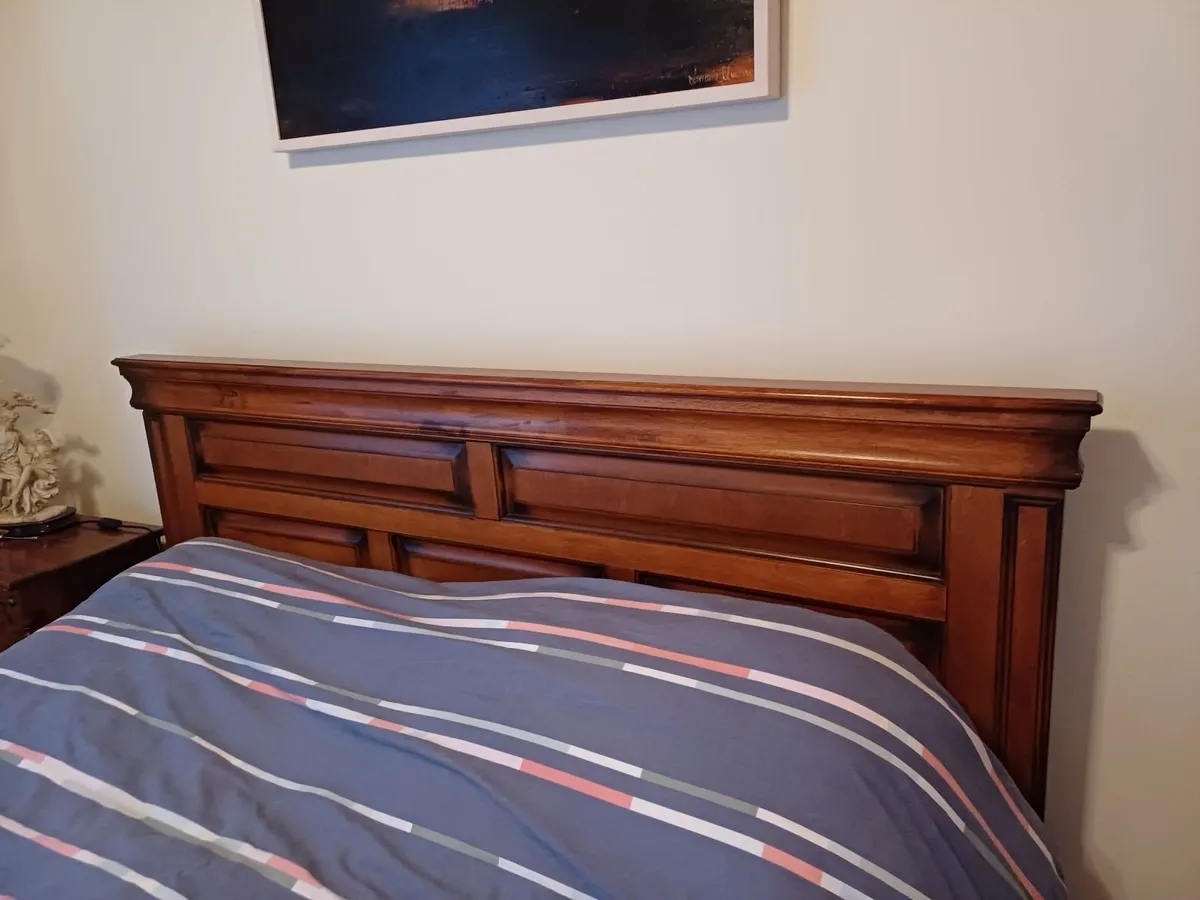 Bed frame - Image 1