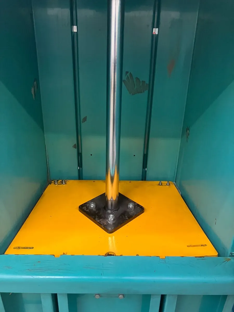 Cardboard plastic baler compactor - Image 4