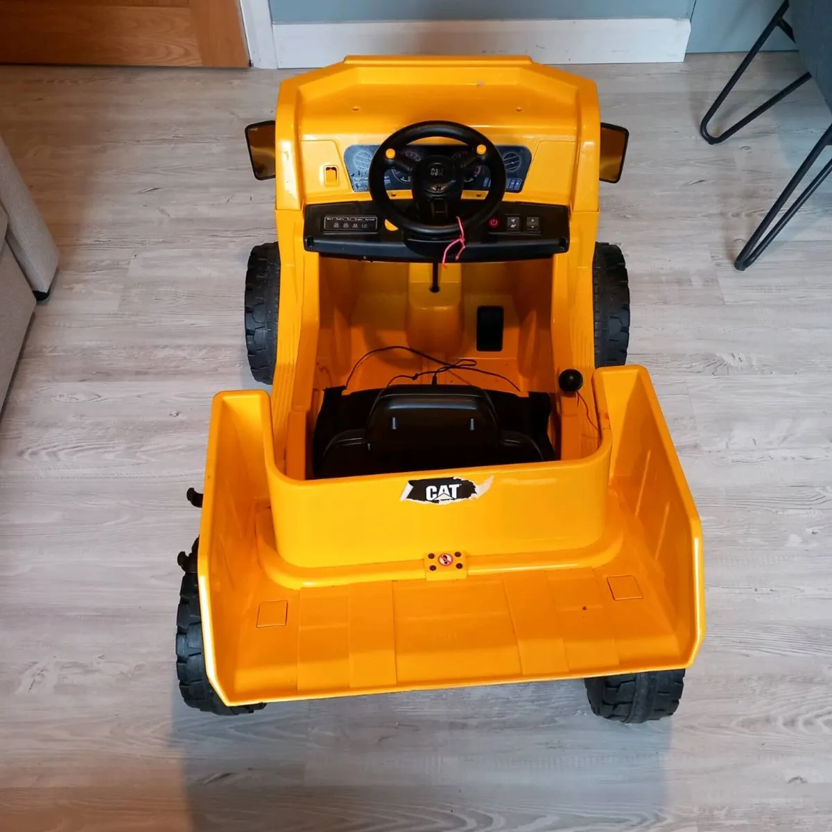 Battery Powered Dump Truck - Image 2