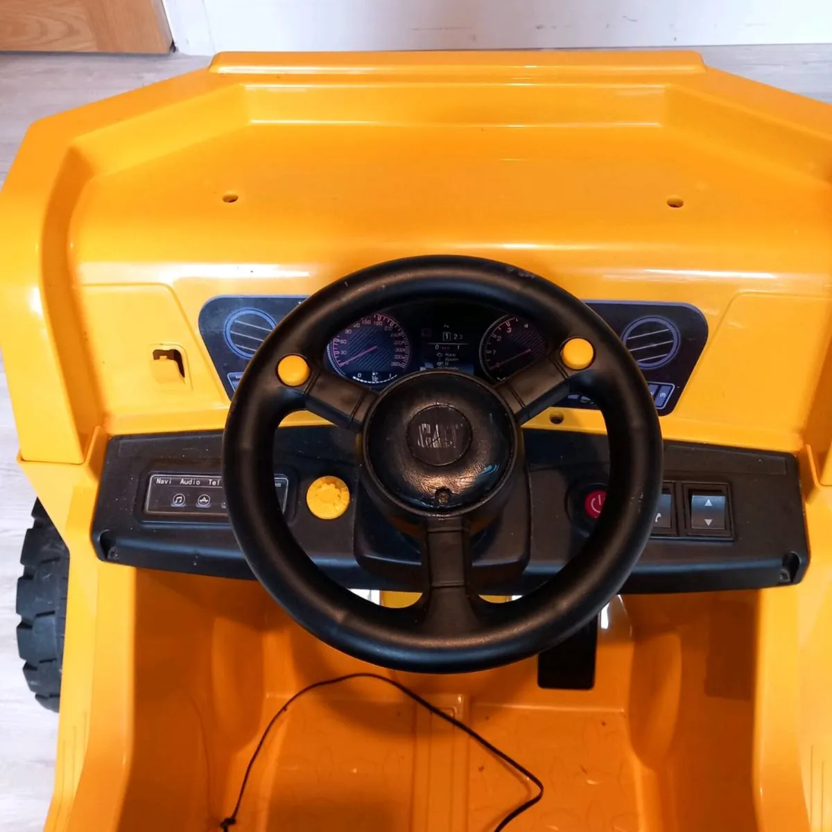 Battery Powered Dump Truck - Image 3