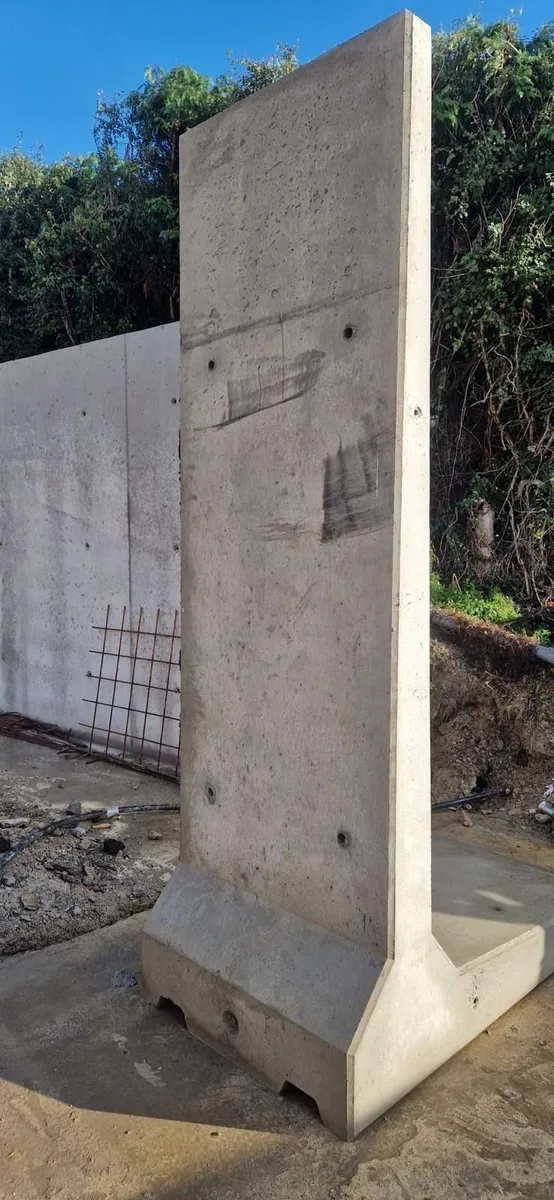 Free Standing Concrete Retainer Walls ' L WALLS ' - Image 2