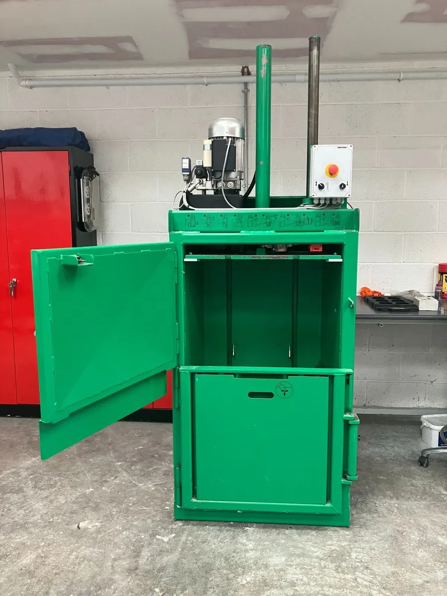 Cardboard plastic baler compactor - Image 3