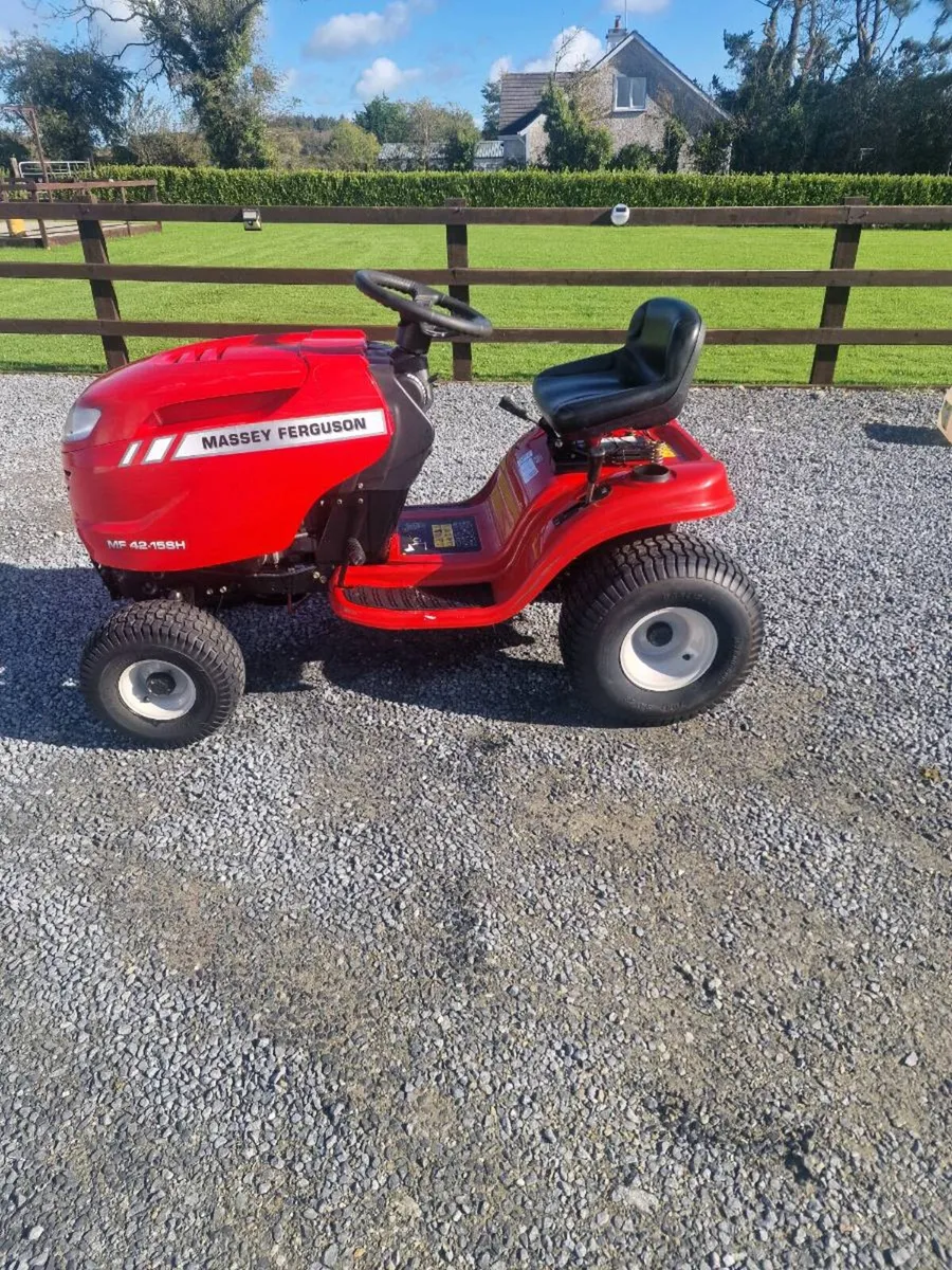Massey Ferguson garden tractor - Image 1