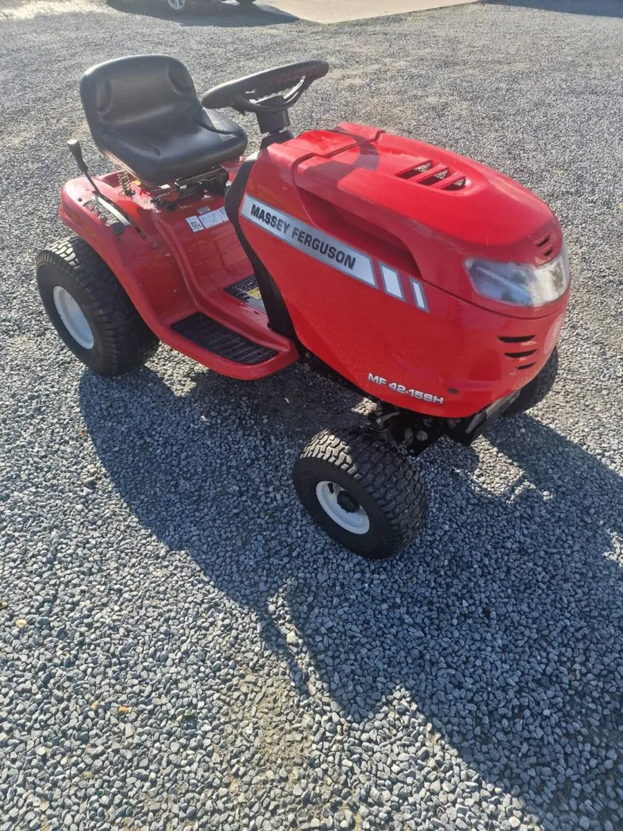 Massey Ferguson garden tractor - Image 2