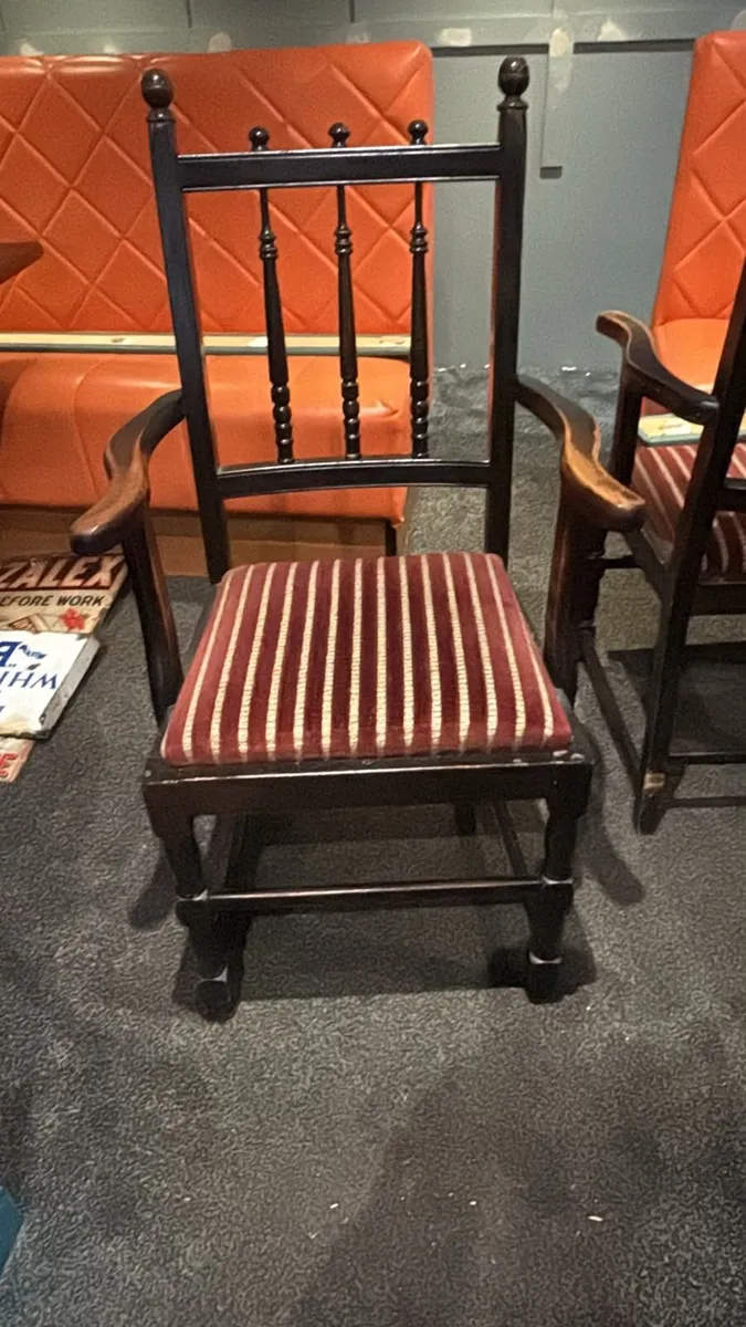 Antigue carver chair