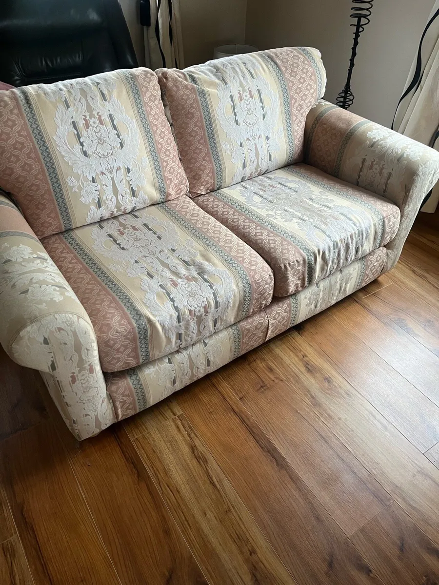 2 seater couch - Image 1