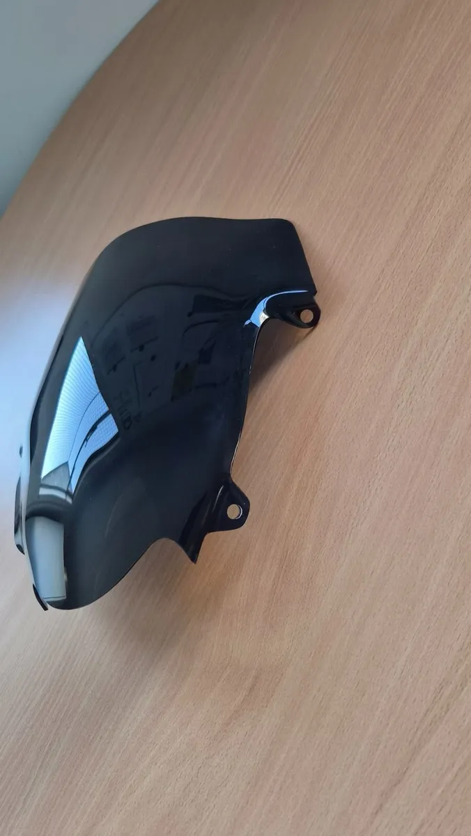 Suzuki Bandit 650cc N (2010) Windscreen - Image 2