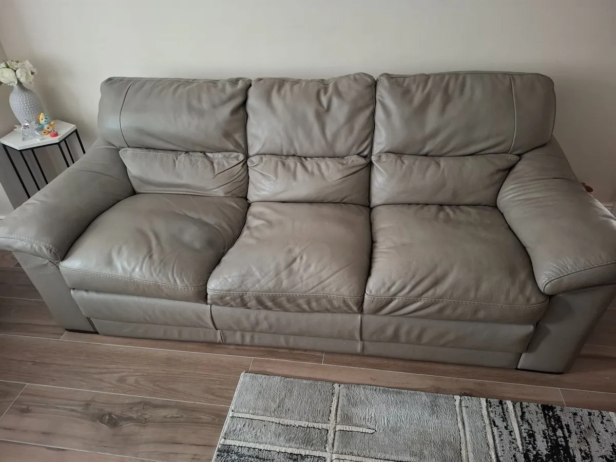 Leather sofa - Image 3