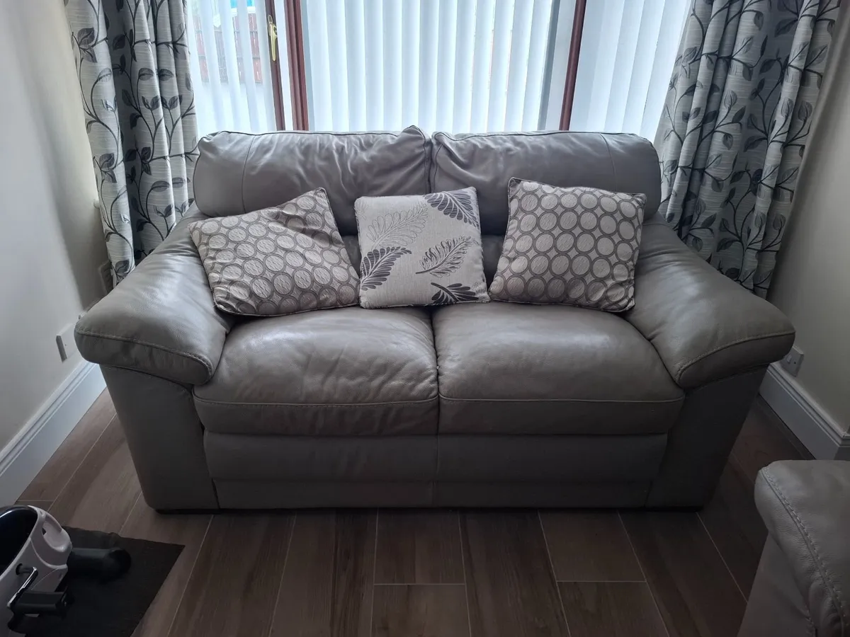 Leather sofa - Image 2