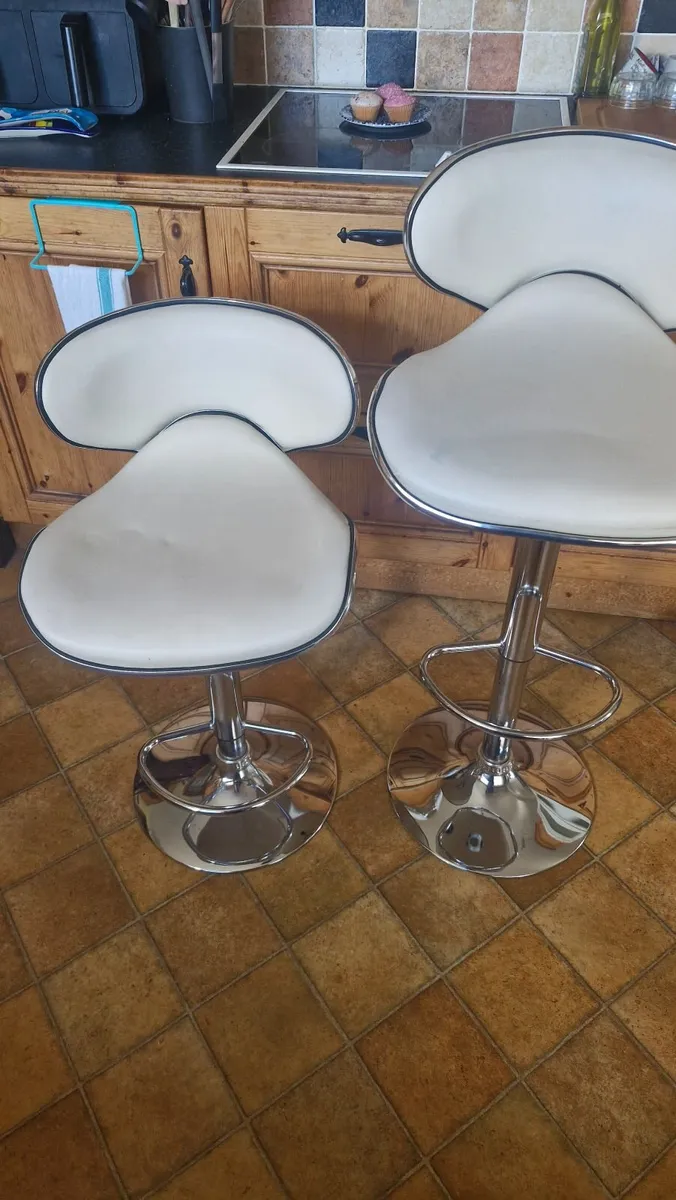 2 Kitchen Stools - Image 1