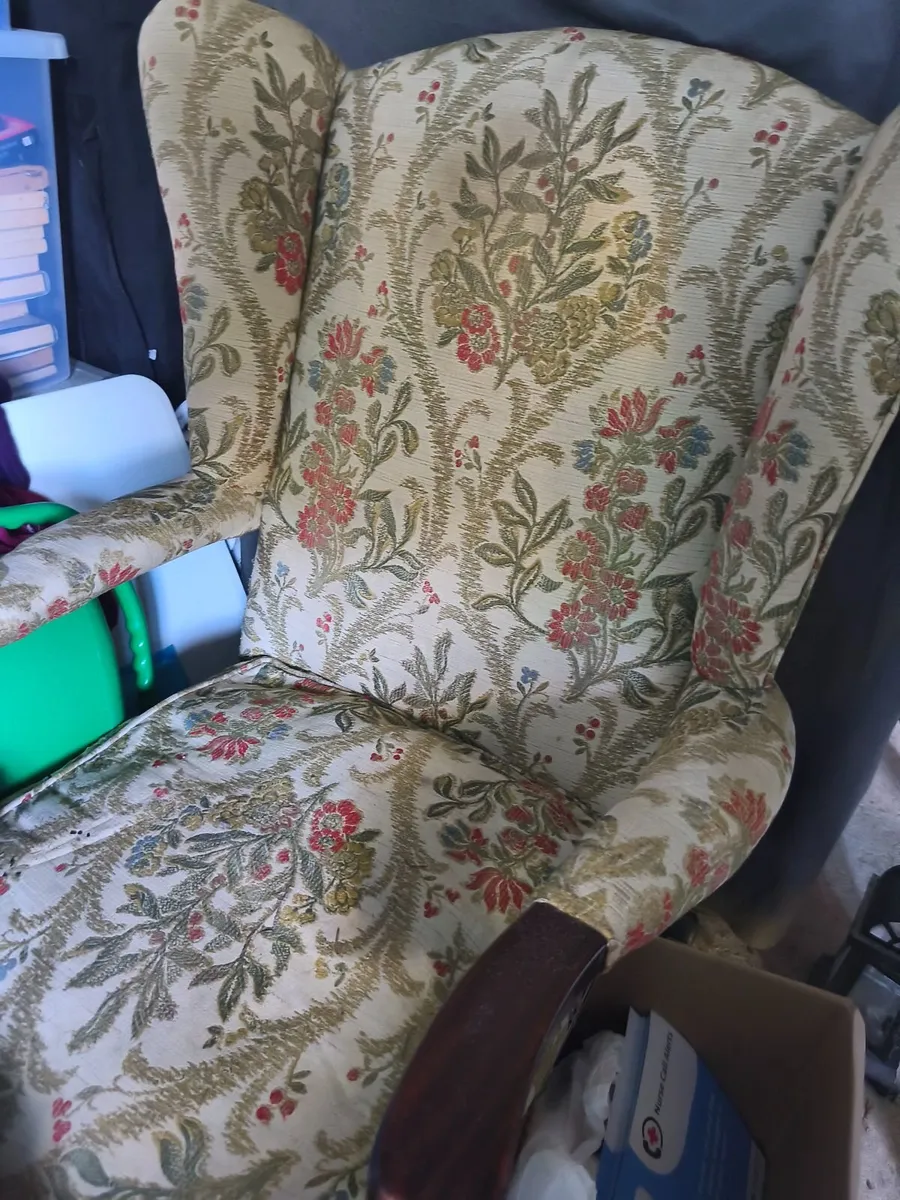 classic chair - Image 2