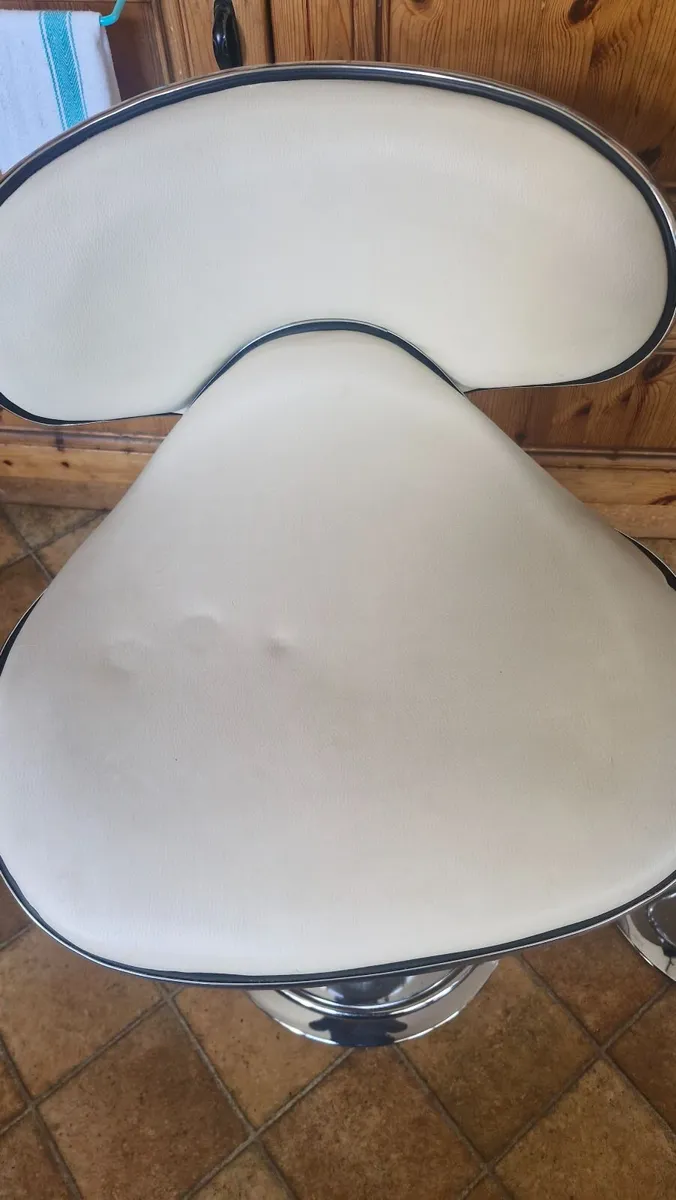 2 Kitchen Stools - Image 2